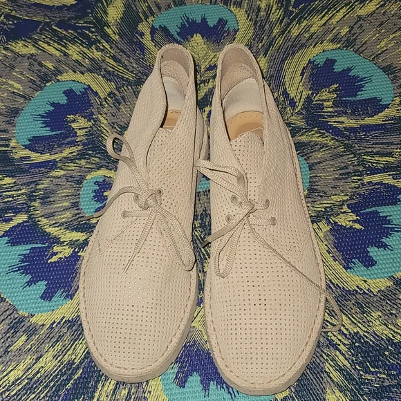 Clark Original beige color size 10 US Clarks Originals: Beige Wallabee Derbys | SSENSE main image 2